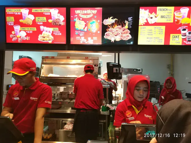 Richeese Factory Cijantung