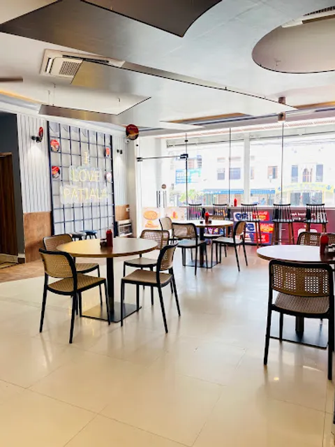 Hungry Point - Tripuri Patiala