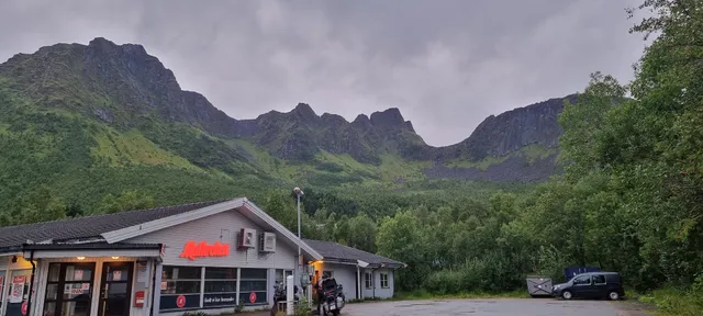 Basecamp Senja, Posthuset Expedition Lodge