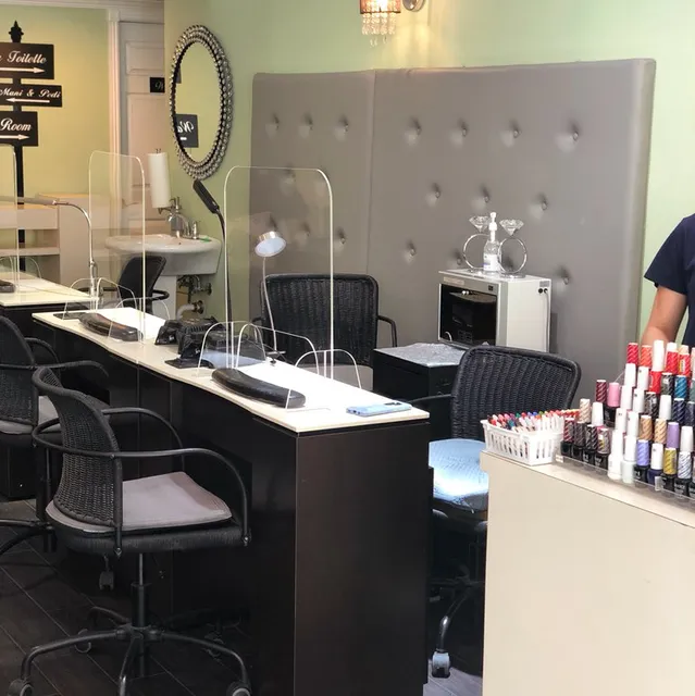 Pure Nail Bar