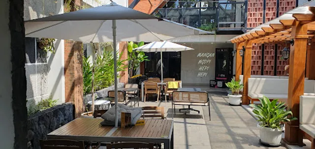 PAPER CUP COFFEE - Tunjungan