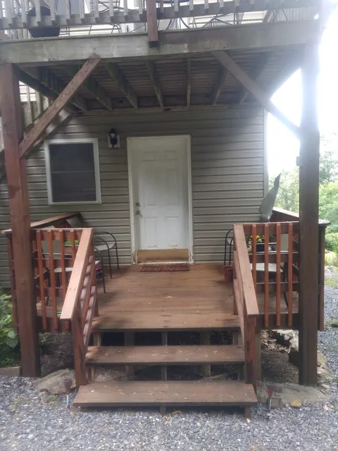 Mountain Roots Lodging