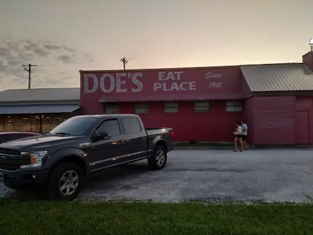 Doe's Eat Place