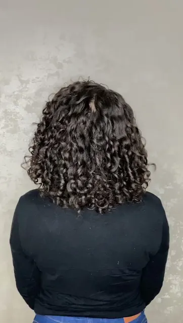 Espaço Adriana Leão Cachos