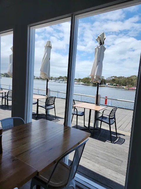 Pier 70 Bar & Restaurant