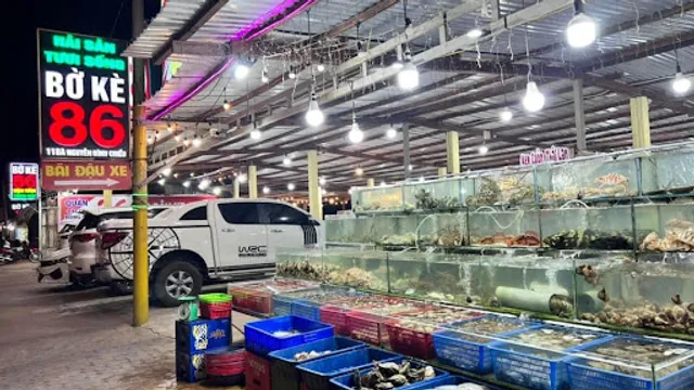 Nhà Hàng Hải Sản Tươi Sống Bờ Kè 86 (sea side fresh seafood restaurant boke 86)
