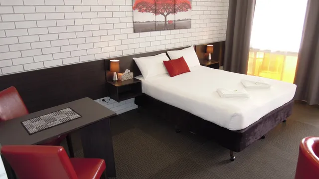 Jackaroo Apartments-Motel