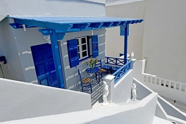 Lunar Santorini Hotel