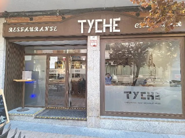 TYCHÉ ÁVILA
