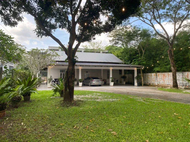 Lisa Countryside Homestay (Ayer Tawar)