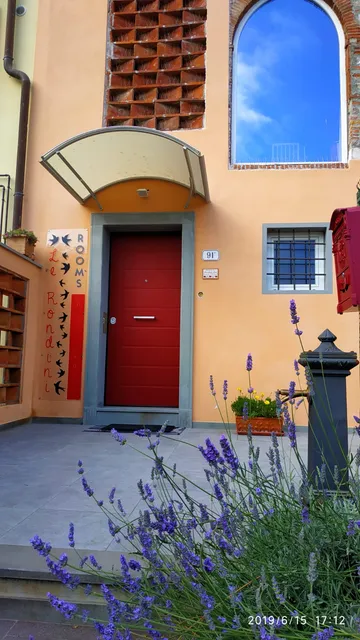 Le Rondini di San Donato (rooms and apartment)