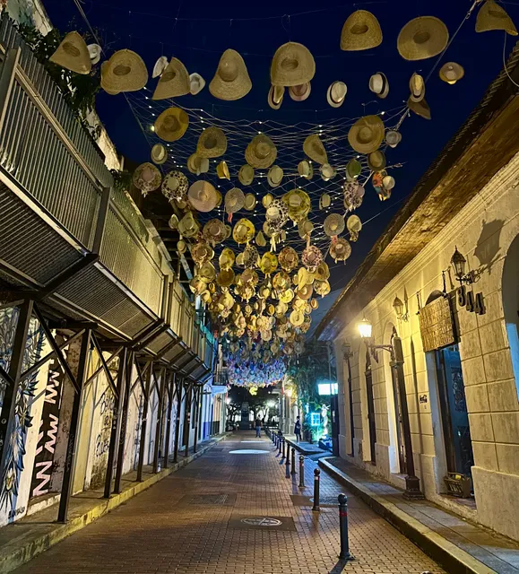 La Calle De los Sombreros