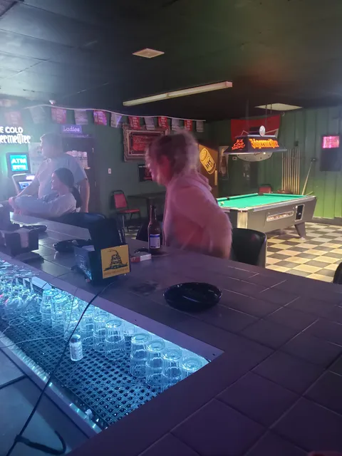 FullHouse Lounge and Package