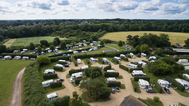 Hill Cottage Farm Caravan & Camping Park - Camping in Fordingbridge