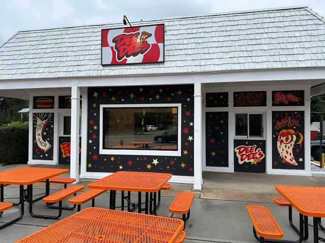 DeeDee's Pizza