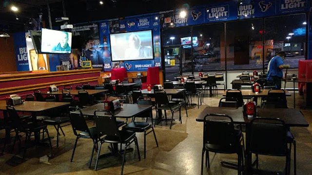 BreWingZ Restaurant and Bar