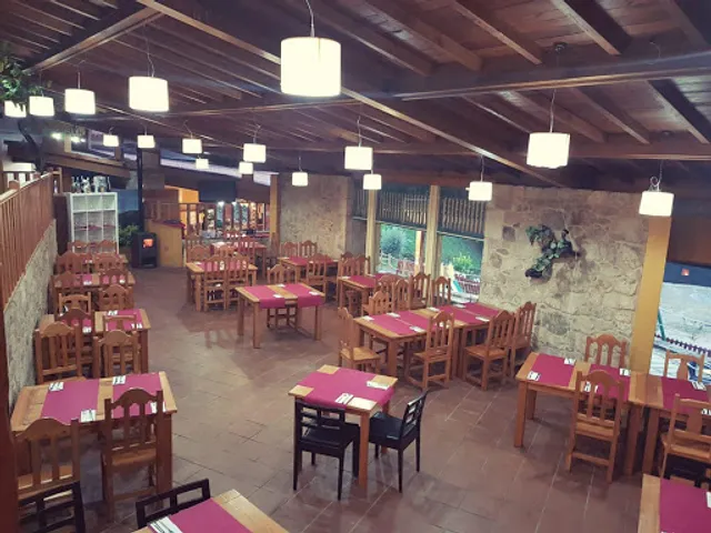 Playa Fluvial De A Cova Restaurante & Ocio