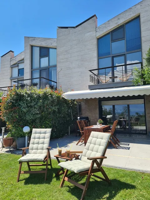 Jani's Seaview Villa