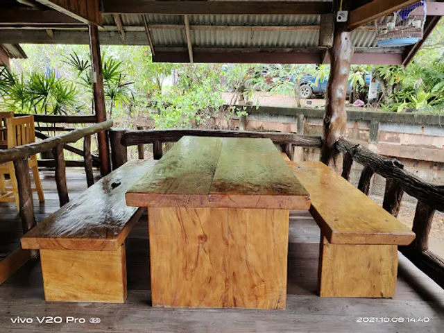 Baan Rim Nam Restaurant