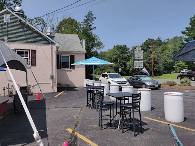 Muddy Waters Pub & Restaurant