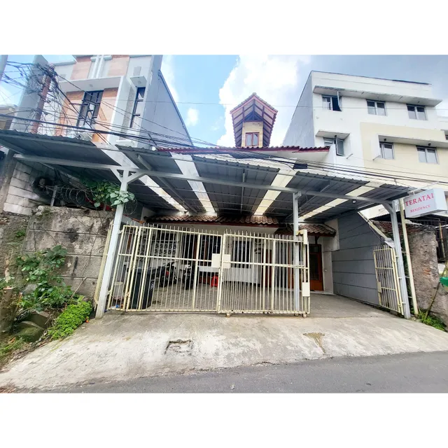 OYO Life 2388 Kost Teratai