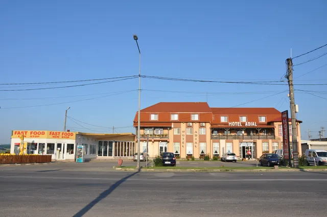 MOTEL ADIAL