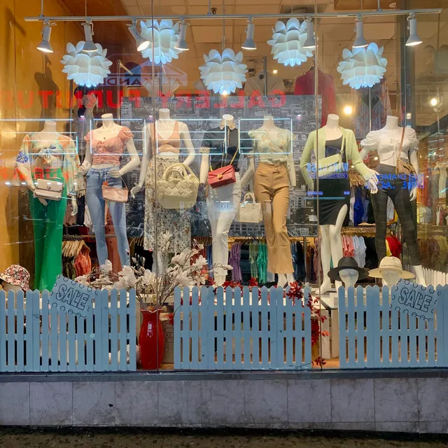 J & J New York Total Fashion