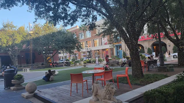 California Pizza Kitchen at Perkins Rowe