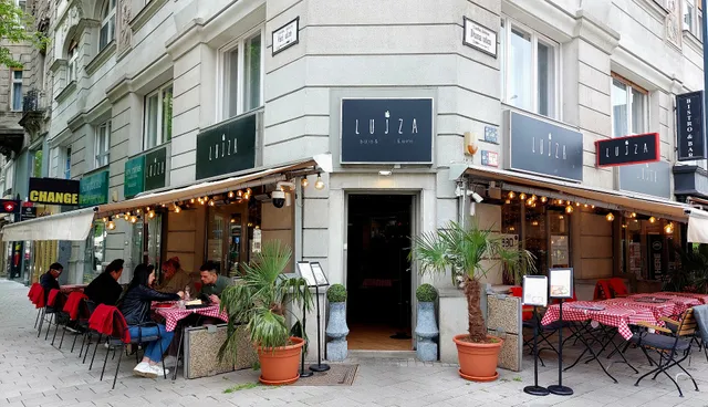 Lujza Bistro & Bakery & Wine