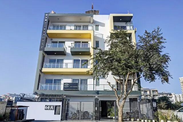 Super Townhouse Tipsyy 7 Near Bestech Central Square Mall