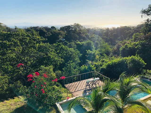 Jungle Hub private villa with pool and ocean view