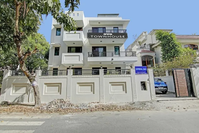 Collection O Imperial Oak Near Leisure Valley Park