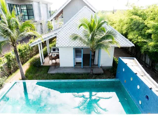 Pomelo Amphawa The Local Residence