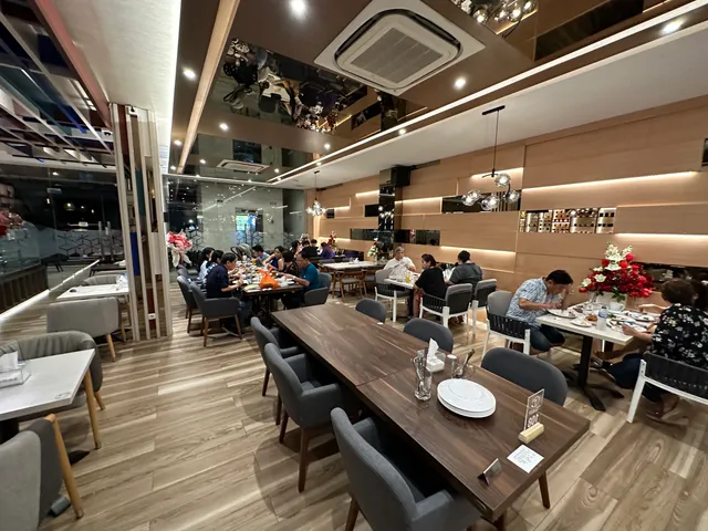 First Class Cafe & Resto