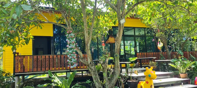 Baanloylom farm stay