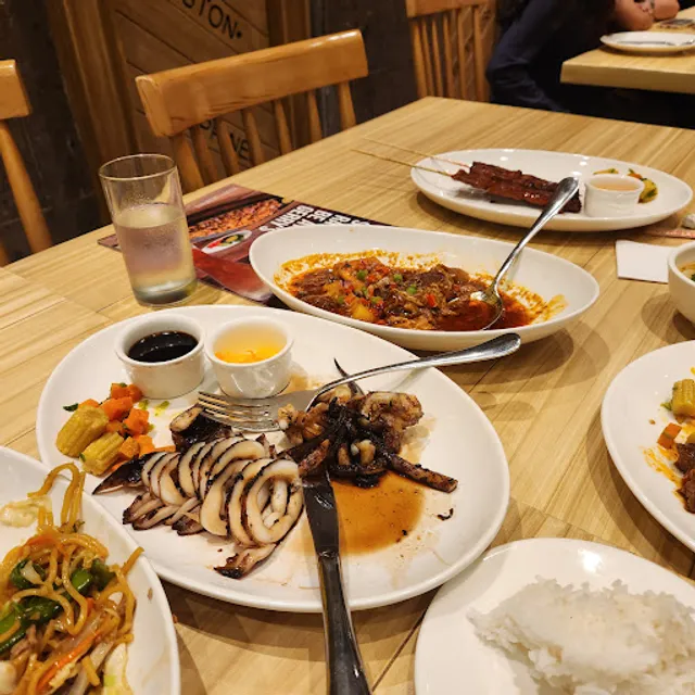 Gerry's Estancia Mall (Gerry's Grill)