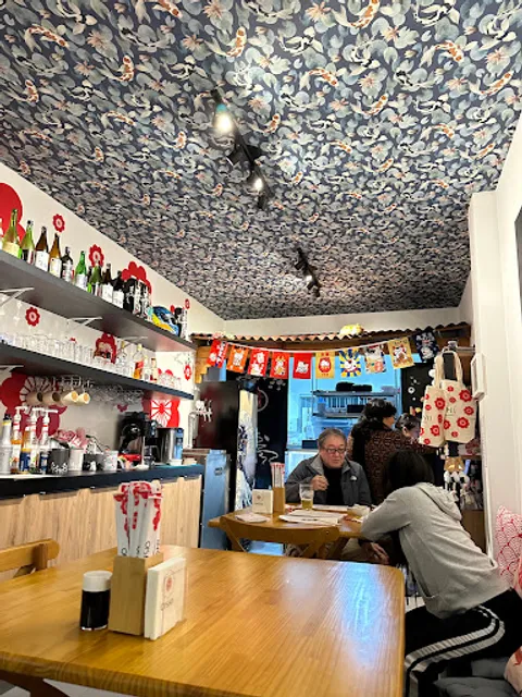 Oishii • cozinha e mercadinho japonês