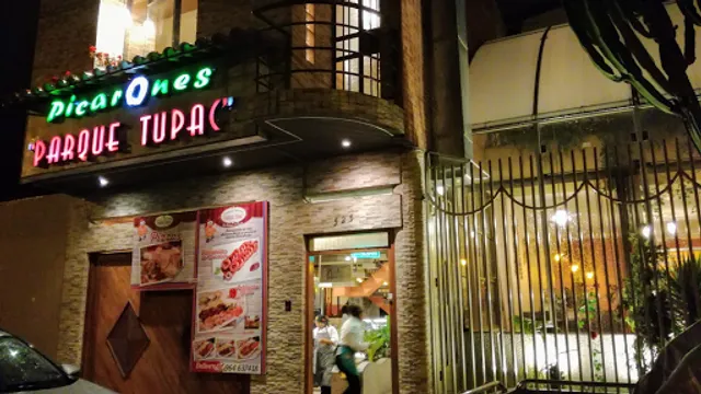 Picarones y Anticuchos Parque Túpac