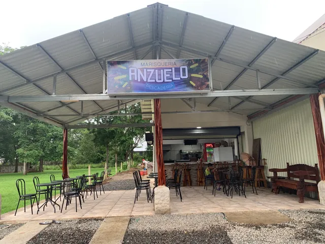 Marisquería y Cevichera El Anzuelo