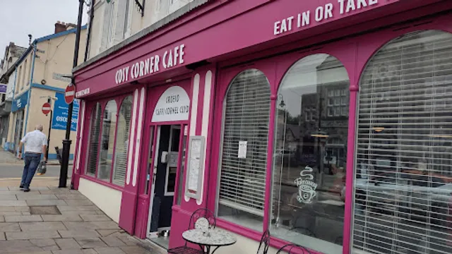 Caffi Cornel Clyd - Cosy Corner Cafe