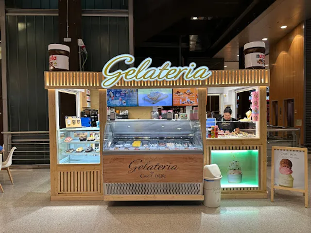 Gelateria Carte d'Or Cafe Max Ocio