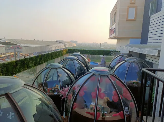 Igloos rooftop restaurant