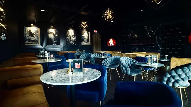 Smooth Bar & Lounge