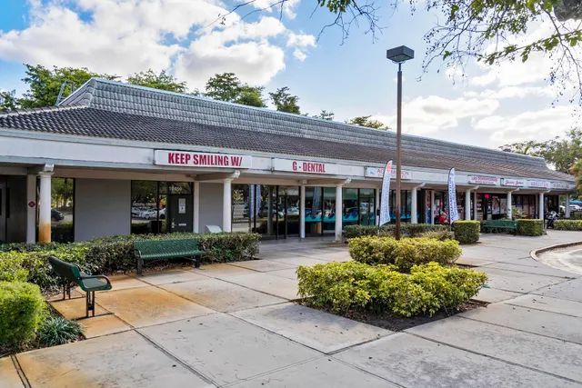 Pembroke Lakes Shopping Plaza