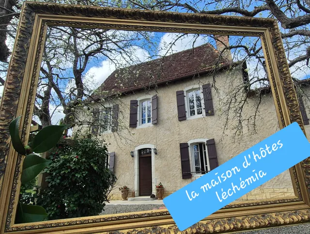 Maison Léchémia : chambres d'hôtes, hébergement à la campagne en Béarn, Salies-de-Béarn Pyrénées-Atlantiques 64