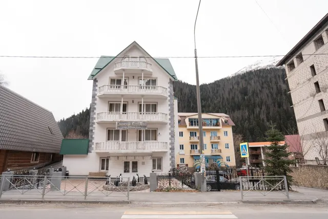 Gostinitsa "Snezhnaya Koroleva"