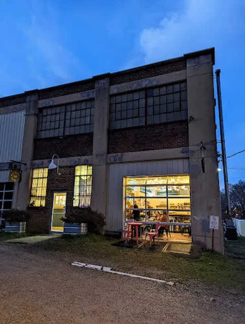 Ollie & Finn's Counter