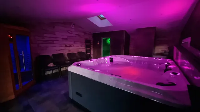 La Croisée des Chemins Gîtes - Spa, Hammam et Sauna - Piscine Chauffée