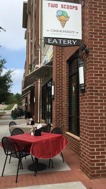 Moyers Lakeside Eatery