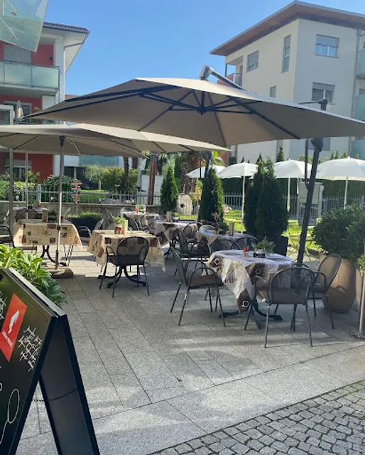 Café Bistro Capuccino